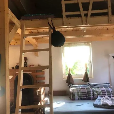 Cute House Fekvo Padlasszoba Es Egy Loft And *